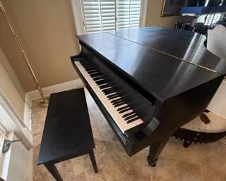 Baby grand piano Boston by Steinway from Kawai Japan 