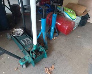 Vehicle maintenance tools