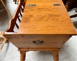 Ethan Allen Heirloom Maple Dough Box in beautiful condition