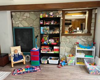 toys, games, book shelf, 