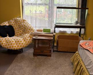 chair, table, fish tank