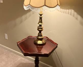 Side Table. Lamp.
