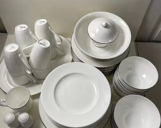 k Lenox MicroSafe 12Place Setting Dish Set