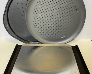 kp Bialetti Wooden Pizza Peel with Two Pizza Crispers