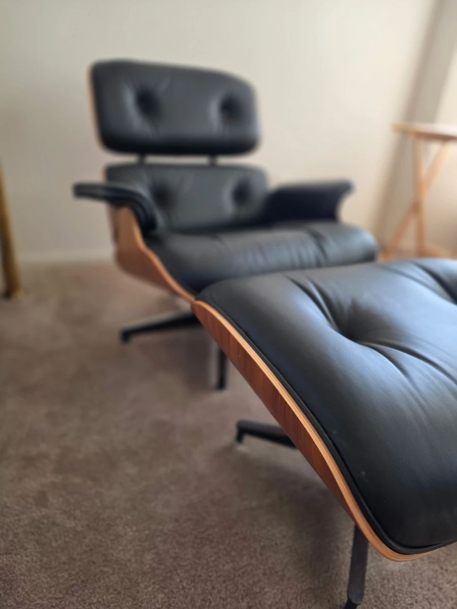 Authentic Herman Miller Eames Lounge Chair & Ottoman Black Leather Walnut
