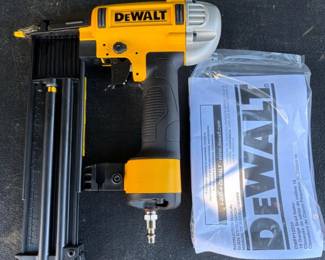 52 Dewalt18GaugePneumaticBradNailer