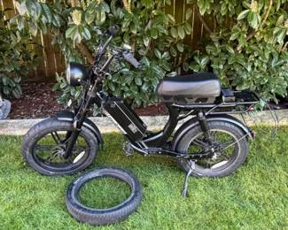 3 JuicedBikesHyperScorpionElectricMopedStyleBike