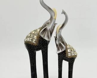 67 DoubleElephantDecorativeFigurine