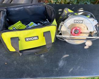 125 Ryobi714CircularSawwLaser
