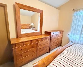 5 5PieceKlaussnerSolidWoodenKingSizeBedroomSet