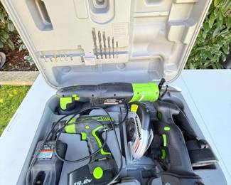 41 Kawasaki192VCordlessToolKit