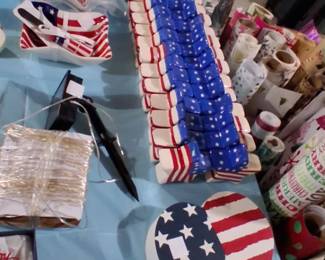 4th of July salt and pepper shakers and other patriotic decorations