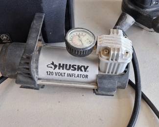Portable electric air compressor