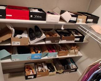 Like new women's shoes size 9