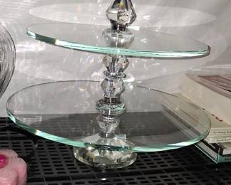 Two-tier dessert server