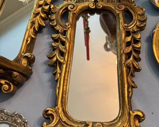pair pf mirrors