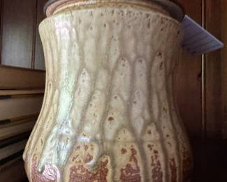 lidded urn