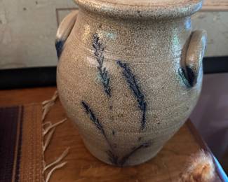 lidded pottery base