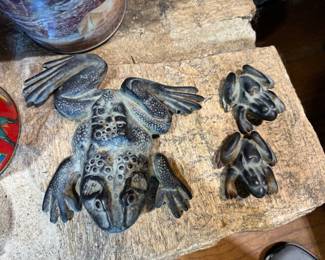frog family