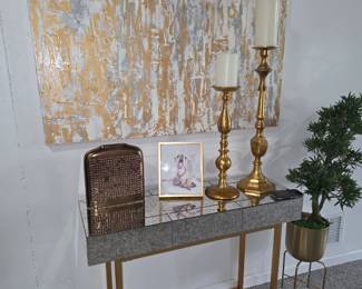 Mirrored top wall table