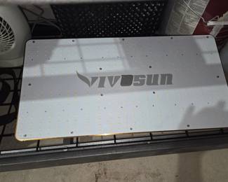 VivoSun grow light