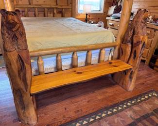 Carved log bear bench seat