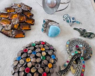 Vintage and antique jewelry 