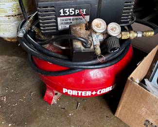 Small Portable Cable air compressor / 2.6 scfm /135 PSI