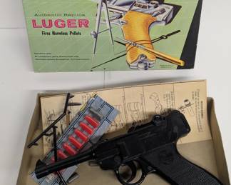 Premier's Luger Model Kit