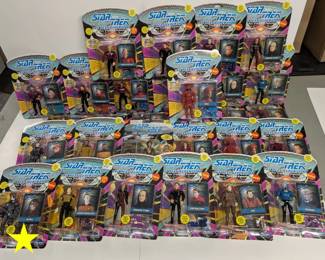 STAR TREK: THE NEXT GENERATIONS Figures Lot