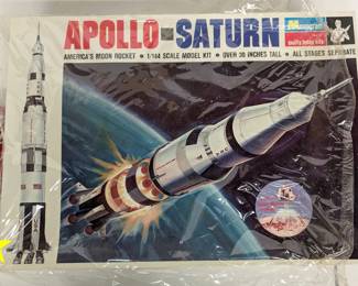 MONOGRAM - Apollo Saturn Model