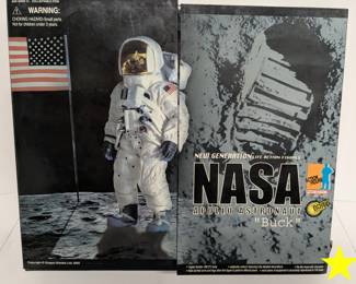 Dragon Apollo Astronaut - BUCK