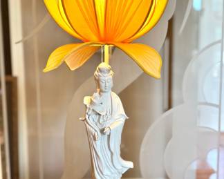 ($380- vintage large Blanc De Chine Lotus Form shade Guanyin Geisha table lamp- 34x6")