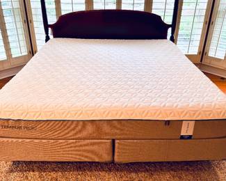 SOLD - Like new! Tempur-pedic, King