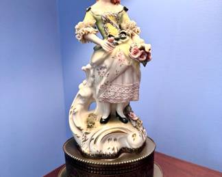 $120. Capodimonte ceramic lamp. 29” H