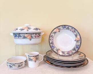 Mikasa Garden Harvest dinnerware set