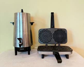 West Bend Stainless Steel coffee percolater & vitantonio pizzelle chef 300a maker