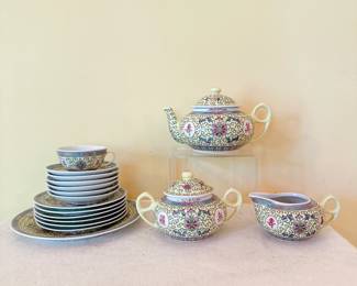 Yellow porcelain chinese tea set mun shou longevity pattern 