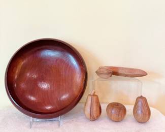 Wooden bowl with decorative wooden fruit 