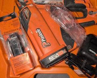 Paslode XPro Cordless 30 deg Framing Nailer Kit (Battery) 7 V