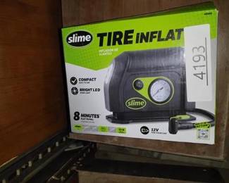 Slime 12 V 60 psi Tire Inflator