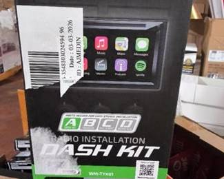 Metra WM-TYK01 Single and Double DIN Aftermarket Radio Installation Kit for Select Toyota 74-08 New