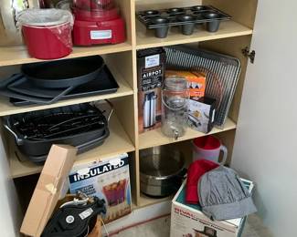 Kitchenware Assortment with Bakeware, Small Appliances and Ice Cream Maker