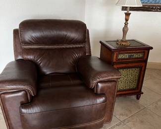 Brown Leather Italia power recliner