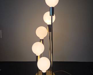 Lot #B44 - Vintage Mid-Century Clover Lamp Company Brass Table Lamp with Globe Shades