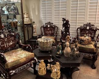 VIEW OF LIVING ROOM FURNISHINGS