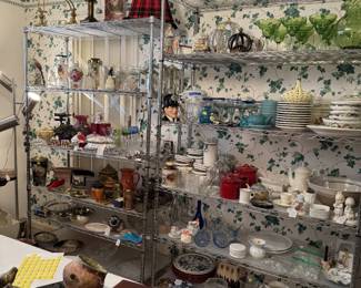 Part selection of misc. decorative items to be sold