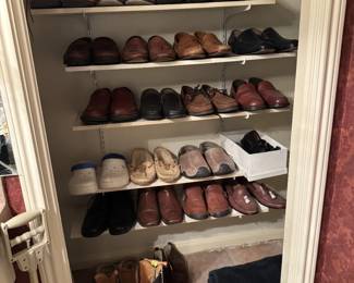 Men's shoes - size 11 & 12 to be sold