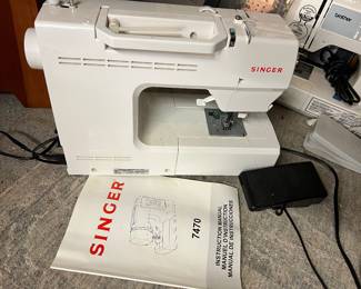 Singer sewing machine 