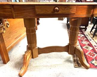 Single drawer oval table 